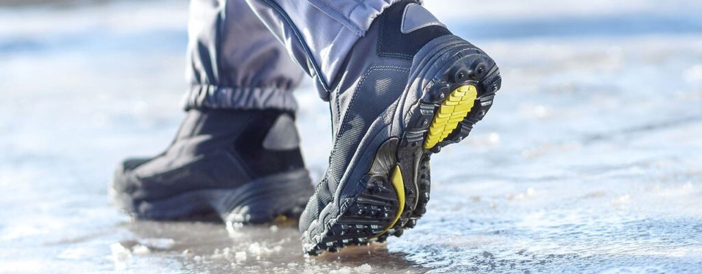 5 Merk Sepatu Safety untuk Area Tambang Paling Awet